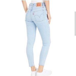NWOT LEVI’S WEDGIE SKINNY JEANS